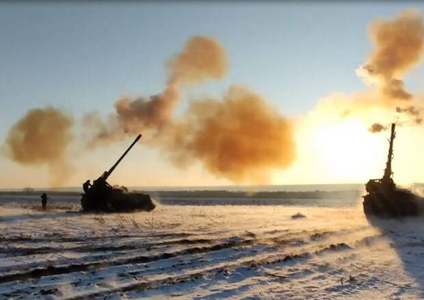 Российские артиллеристы применяют 152-мм самоходки «Гиацинт-С» в качестве «кочующих» орудий