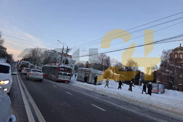 В тульском Заречье собралась внушительная пробка из-за обрыва проводов
