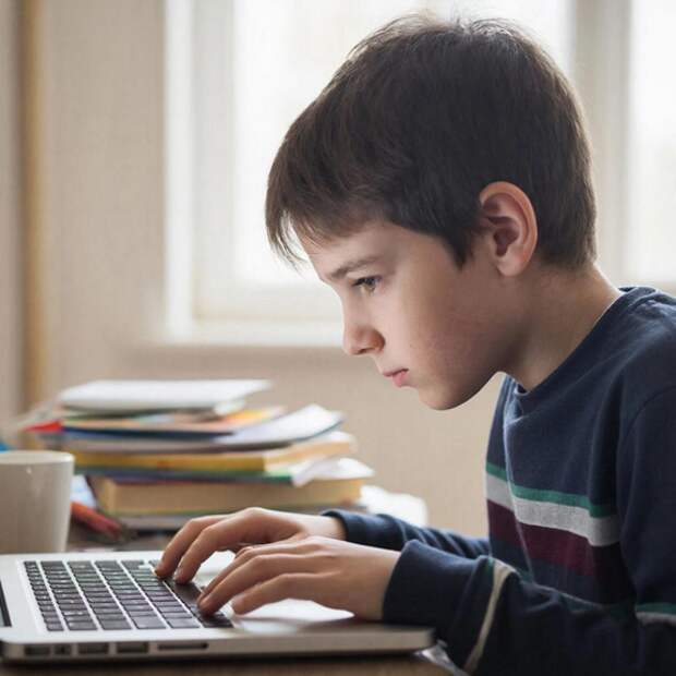 Патриарх Кирилл предупредил о рисках деградации мышления у молодежи из-за бесконтрольного использования ИИ