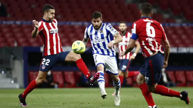 «Атлетико» победил «Сосьедад» и увеличил отрыв от «Барселоны» в Примере