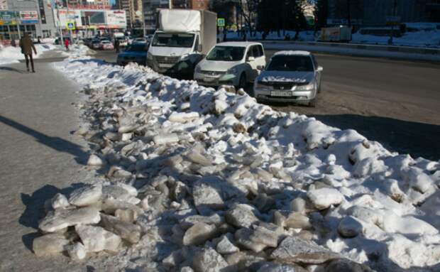 Коммунальщики выплатили бабушке 250 тысяч за падение на тротуаре в Новосибирске