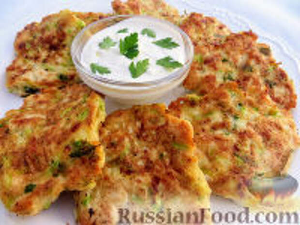 Фото к рецепту: Куриные котлеты с кабачками