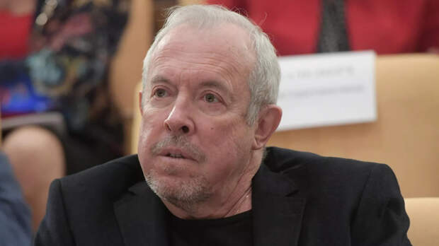 Макаревич* отменяет концерты из-за обстрелов Израиля