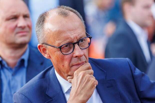 Bloomberg: правительство ФРГ может ждать роспуск из-за политики Мерца