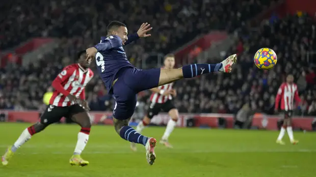 «Манчестер Сити» прервал 12-матчевую победную серию в АПЛ