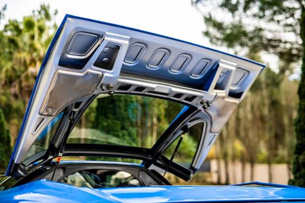 Редкий и легендарный Bugatti EB110 GT 1996 года