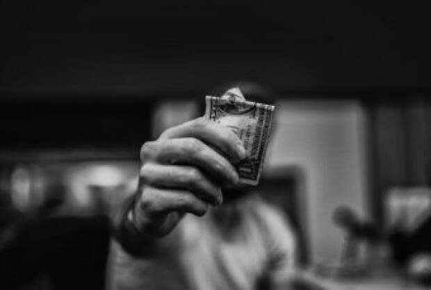Ничего нет противнее жадного мужчины.