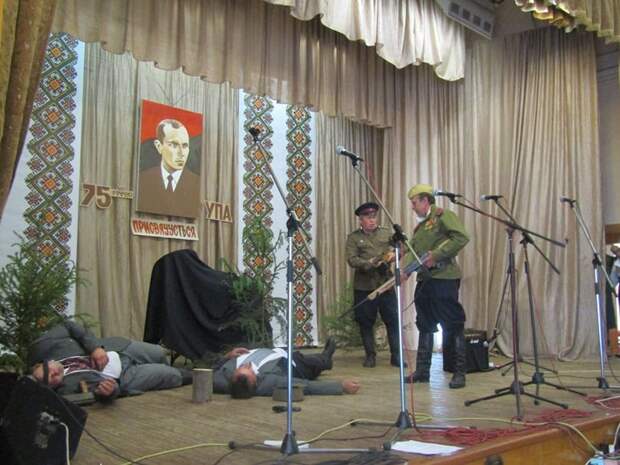 "Театральная постановка"