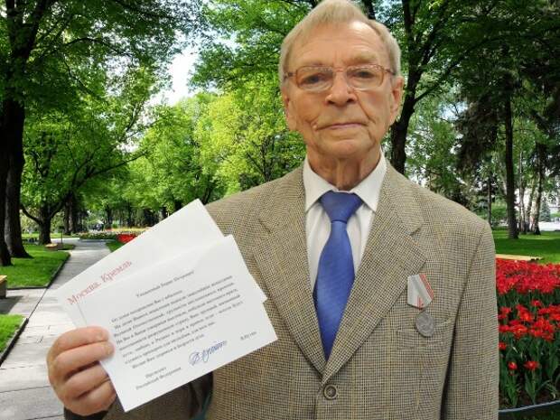 Певец из Головинского отмечает юбилей – девяносто лет
