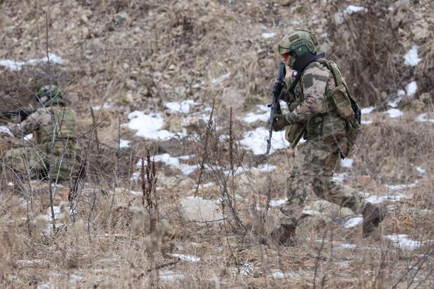 Российский боец отбил прикладом автомата украинский дрон со взрывчаткой