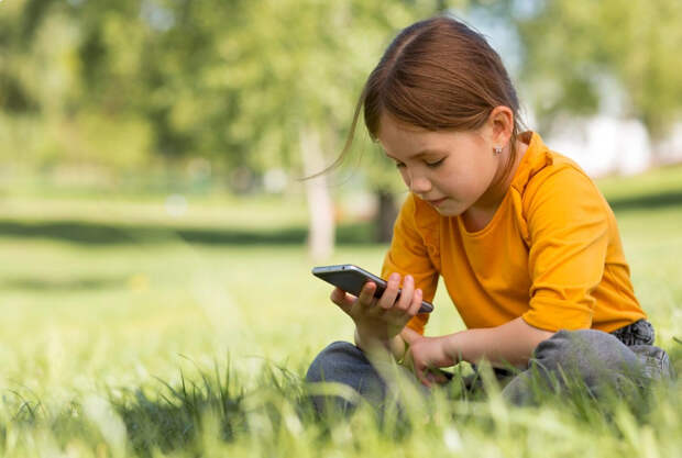 Психолог рассказала россиянам, как уберечь ребенка от гаджет-зависимости