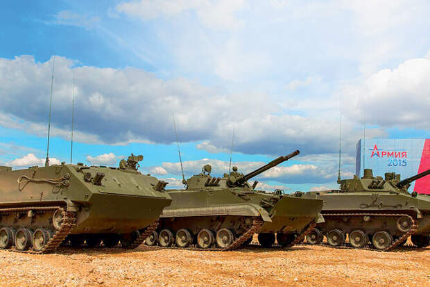 Как это было семь лет назад: образцы российской военной техники 2015 года Как это было семь лет назад: образцы российской военной техники 2015 года