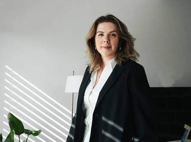 Автомат в руках: Кира Рудик и её борьба за мир в эпоху социальных сетей