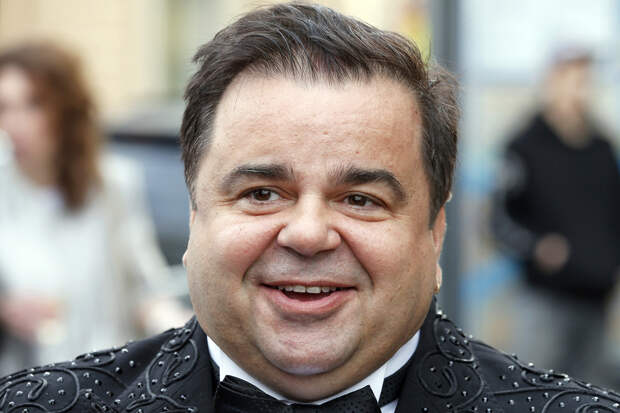 «Мое дело — оплатить»: актер Сергей Рост снова женится