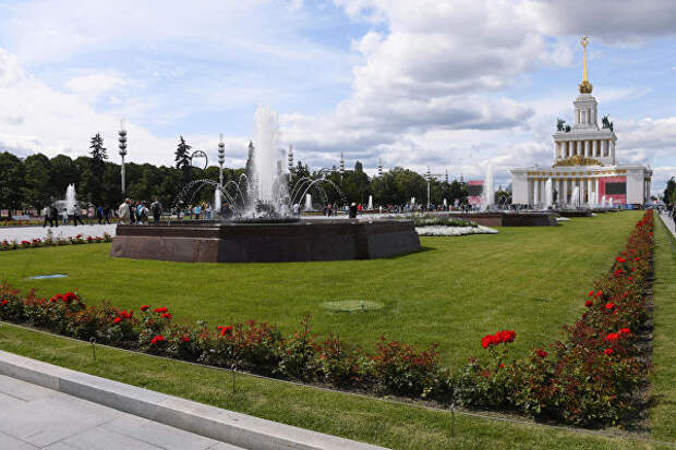 Фонтаны на ВДНХ в Москве