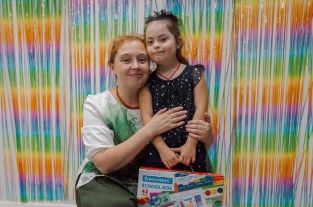 Мария Малова собирает в школу уже второго ребенка с синдромом Дауна, она хорошо представляет, как должна проходить подготовка к первому классу и для ученика, и для его родителей.