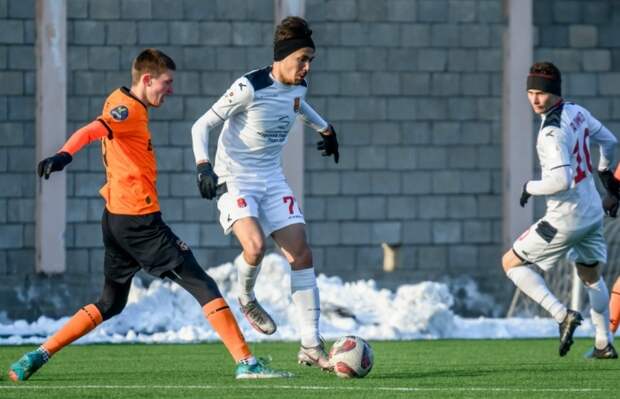 СК «Астрахань» разгромил южных «студентов» и «получил ранение» от ижевских «зенитчиков»