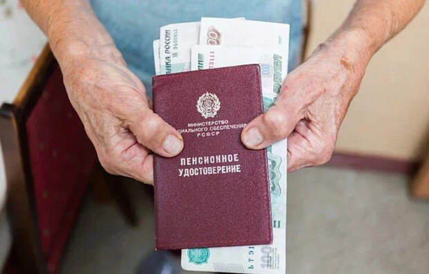 Мишустин напомнил, кому из россиян проиндексируют пенсию в апреле