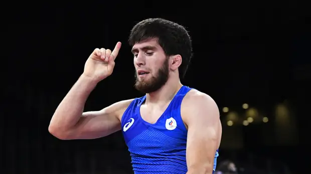 Схватки за золото в боксе и борьбе и полуфиналы в волейболе и водном поло: за кем из россиян следить в 13-й день Игр