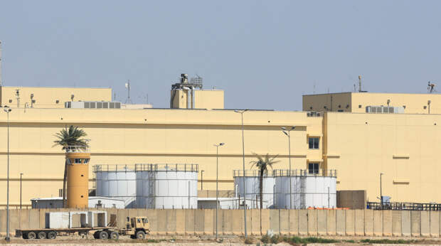 Пожар в посольстве США после атаки попал на видео