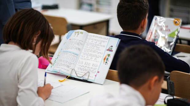 Более 52 тысяч московских школьников углубленно изучают математику