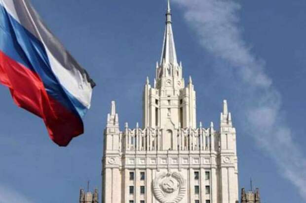 Россия включила супругу и дочь Байдена в расширенный "черный список"