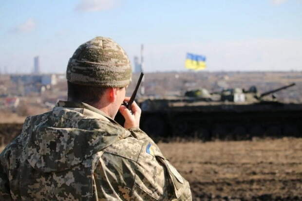 В Донбассе украинские войска остановили наступление, попав в "котёл" ДНР и ЛНР