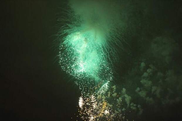 Власти Ленобласти утвердили специальные площадки для запуска фейерверков