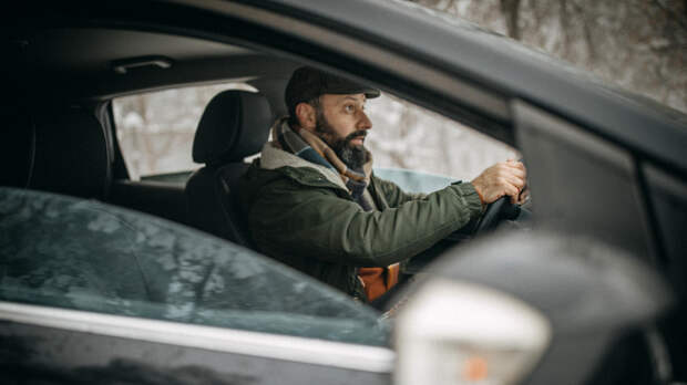 Автоэксперт Лыткин: в зимнюю непогоду безопасность начинается задолго до выезда