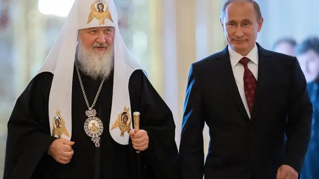 Я прочитала, что Путин и патриарх Кирилл обменялись пасхальными подарками. Ну, думаю, сейчас начнется!-4