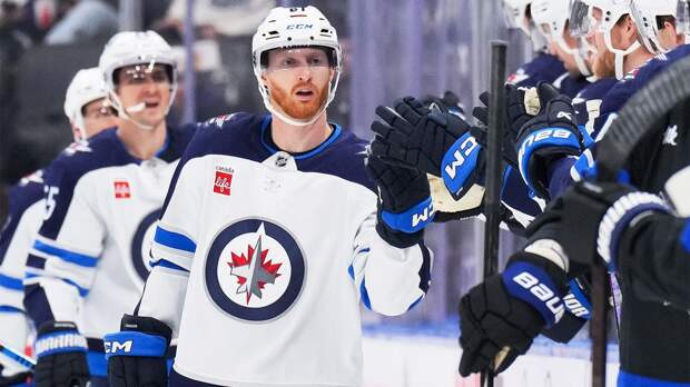 Коннор из «Виннипега» признан первой звездой дня в НХЛ