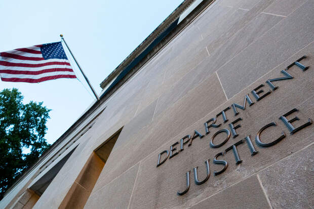 Минюст США готовит к публикации еще 3 млн страниц документов досье Эпштейна