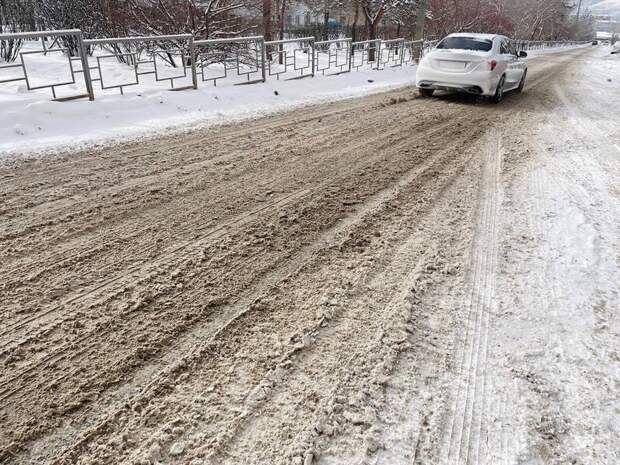 Снегопад парализовал движение в Забайкалье