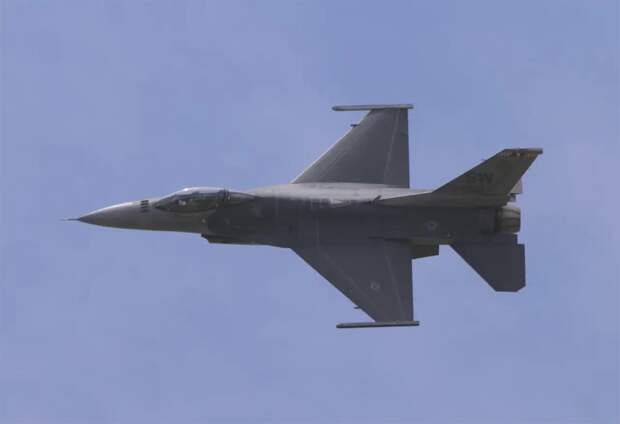 Воздушные силы ВСУ отрицают привлечение иностранных пилотов к полетам на F-16
