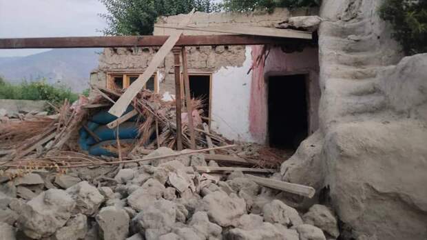 Число погибших в результате землетрясения в Афганистане увеличилось до 500