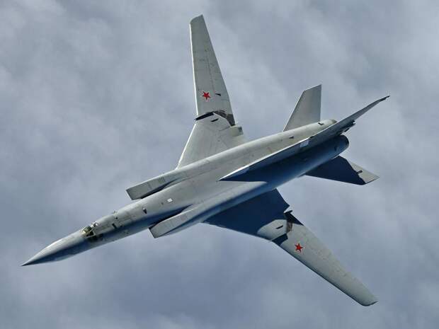 Самолёты Ту-22М3 движутся к Азовскому морю: расчётное время подхода к пуску ракет — 15 минут