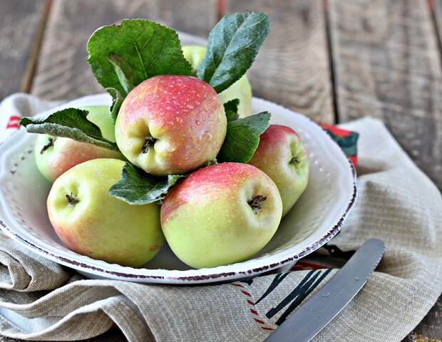 Яблоки усиливают аппетит. / Фото: artfile.ru