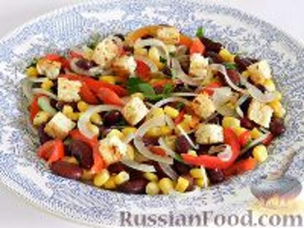 Фото к рецепту: Салат с фасолью, кукурузой и болгарским перцем