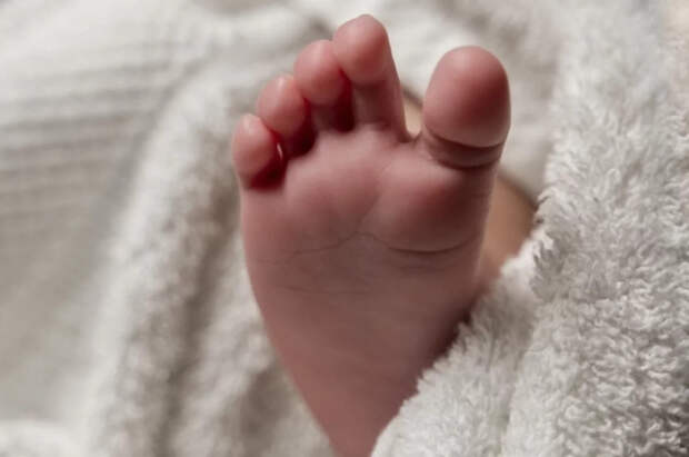 В Тюмени в кузове эвакуатора обнаружили брошенного младенца