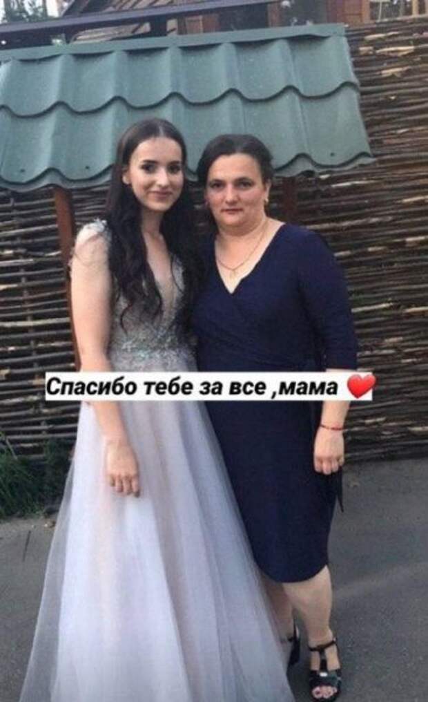 Анастасия с мамой Анастасия с мамой