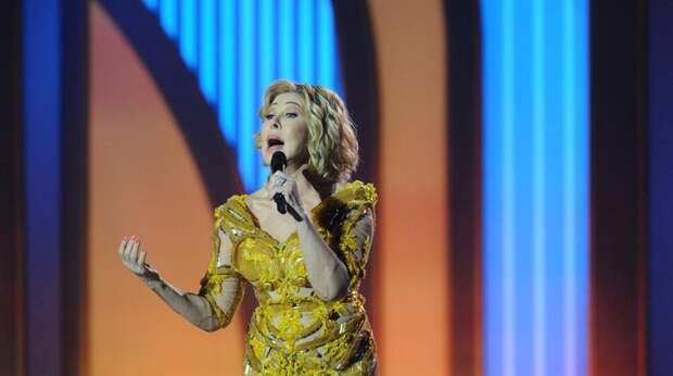 Любовь Успенская призналась, что не выступает в Кремле без любимой собачки