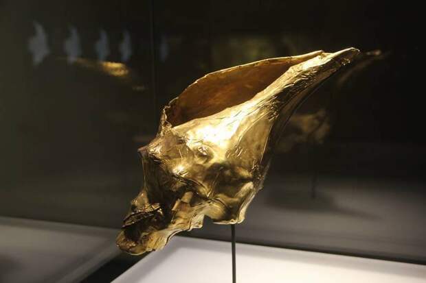 Где находится Музей золота, в котором все экспонаты сделаны из драгоценного металла
