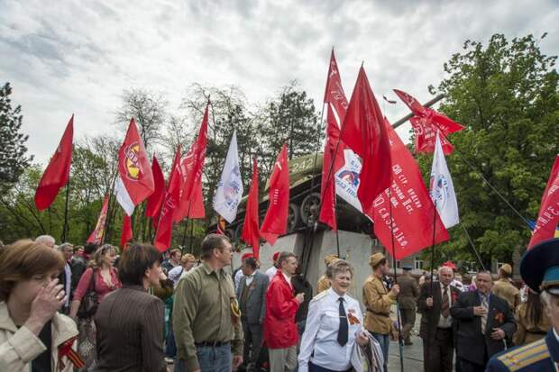В Днепропетровске боевикам АТО расквасили носы под мемориалом Славы