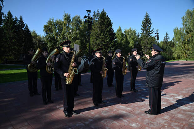 Воинские почести красноармейцев в Барнауле / Фото: barnaul.org