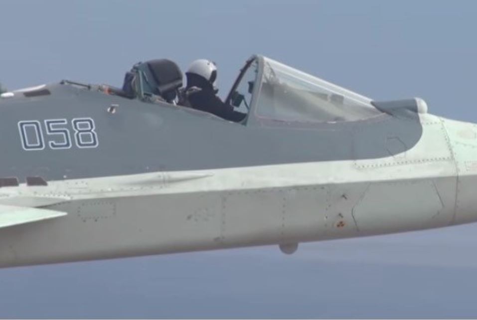 “Кабриолет” Су-57 : Полет российского самолёта удивил американские СМИ