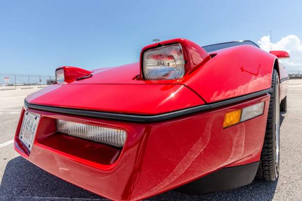 Chevrolet Corvette ZR-1 1990 года в идеальном состоянии