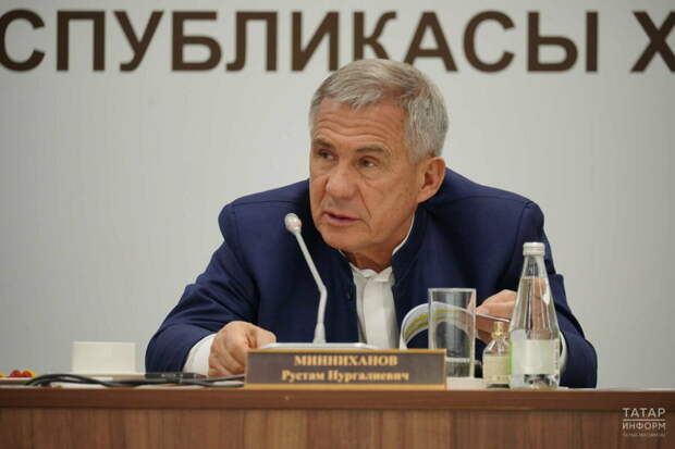 Буран сәбәпле, Рөстәм Миңнеханов юллардагы вазгыятьне күзәтергә кушты