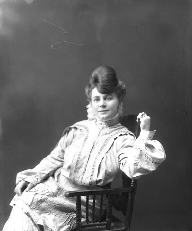 Dance Hall Girl in the Klondike, 1898-1910. девушки, дикий запад, интересное, салун, старые фото