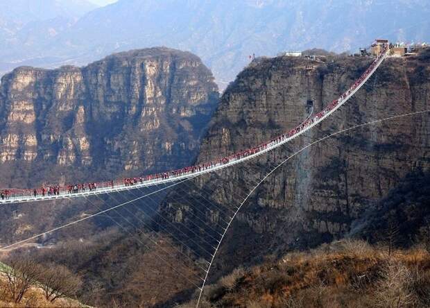 Мост весом в 70 тонн состоит из 1077 стеклянных панелей Хэбэй, высота, китай, мост, стекло, турист, фото, фотомир