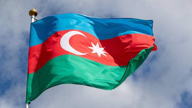 В Азербайджане арестовали чиновников за взятки с отсрочки от армии